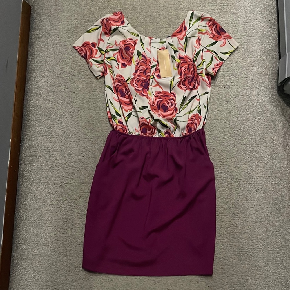 Flower Cocktail Dress with Peep open back